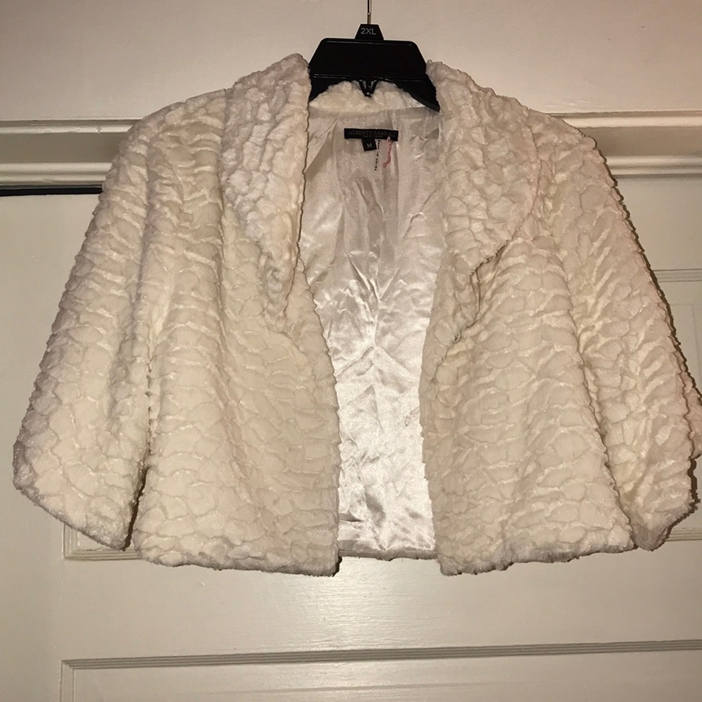 Pretty White faux fur shawl